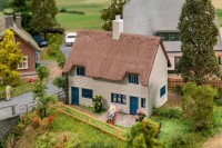 Faller Wohnhaus mit Strohdach H0 gallery